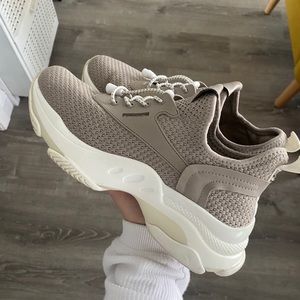 STEVE MADDEN taupe trainers